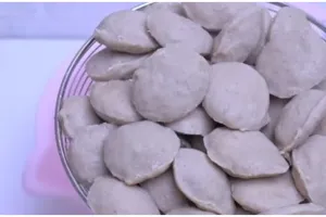 Cara simpel cetak bakso bentuk gepeng, mudah ditiru