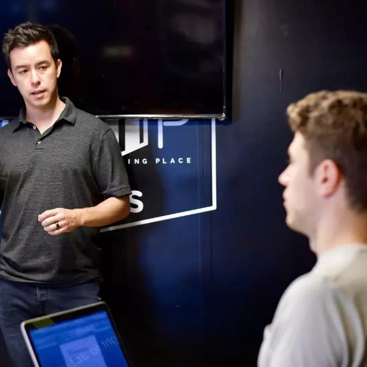 Contoh kalimat formal dan informal dalam bahasa Inggris serta cirinya