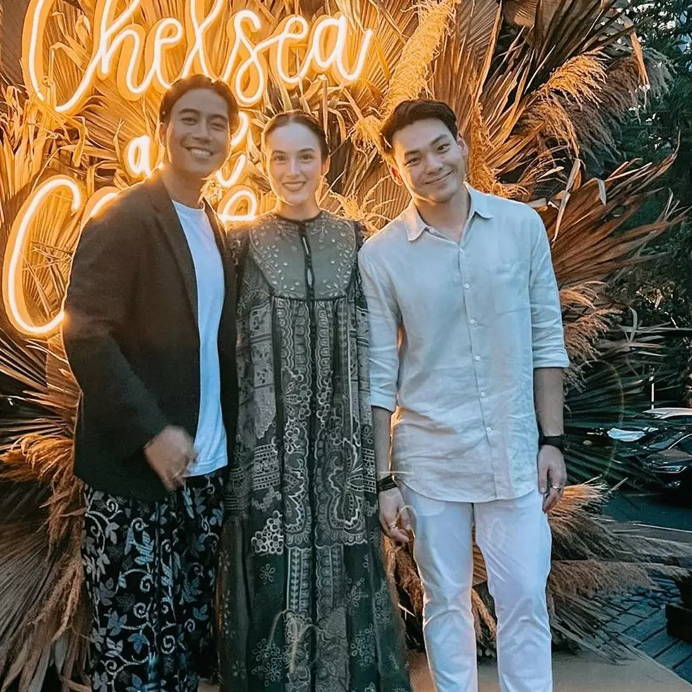 Gaya 9 pesohor di lamaran Chelsea Islan-Rob Clinton, ada Vidi Aldiano