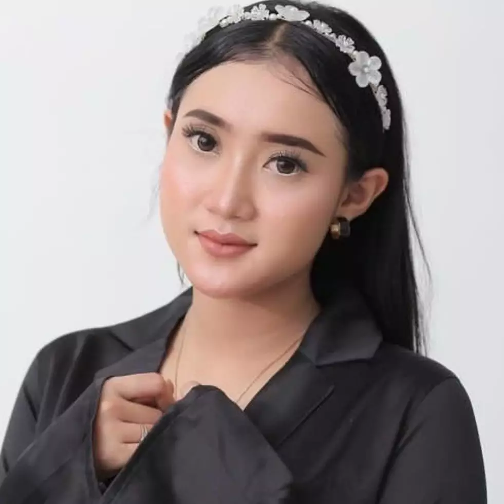 15 Potret wajah penyanyi Indonesia sebelum &amp; sesudah makeup, manglingi