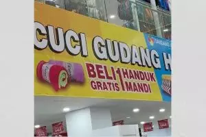 21 Potret tulisan spanduk promosi ini bikin yang baca mikir dua kali