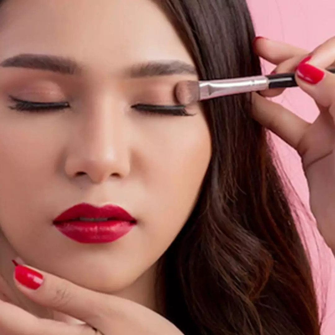 11 Rekomendasi eyeshadow blending brush harga di bawah Rp 100 ribu