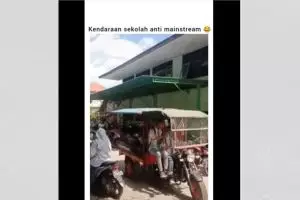 11 Potret anak berangkat sekolah naik kendaraan tak biasa ini nyeleneh