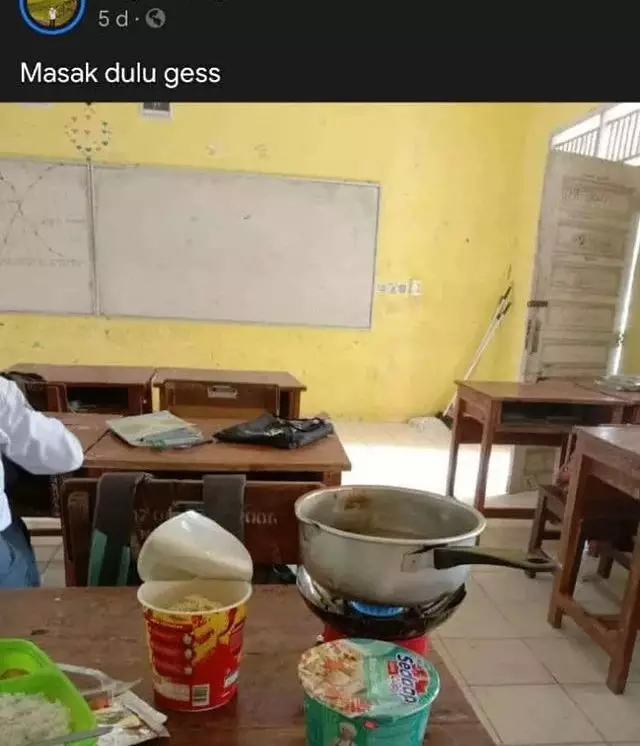 orang masak di tempat yang nggak terduga © berbagai sumber orang masak di tempat yang nggak terduga © berbagai sumber