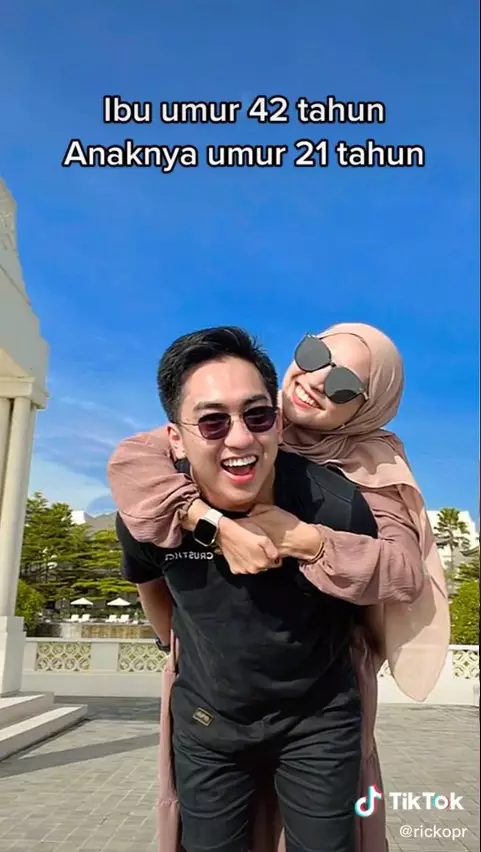 ibu anak kandung kerap dikira suami istri © TikTok/@rickopr ibu anak kandung kerap dikira suami istri © TikTok/@rickopr