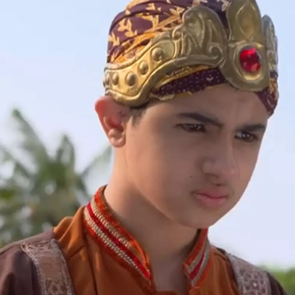 9 Potret terbaru Suheil Bisyir 'Prabu Surawisesa', pacar Alifa Lubis