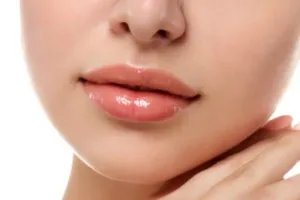 11 Lip plumper harga di bawah Rp 200 ribu, bibir penuh tanpa filler