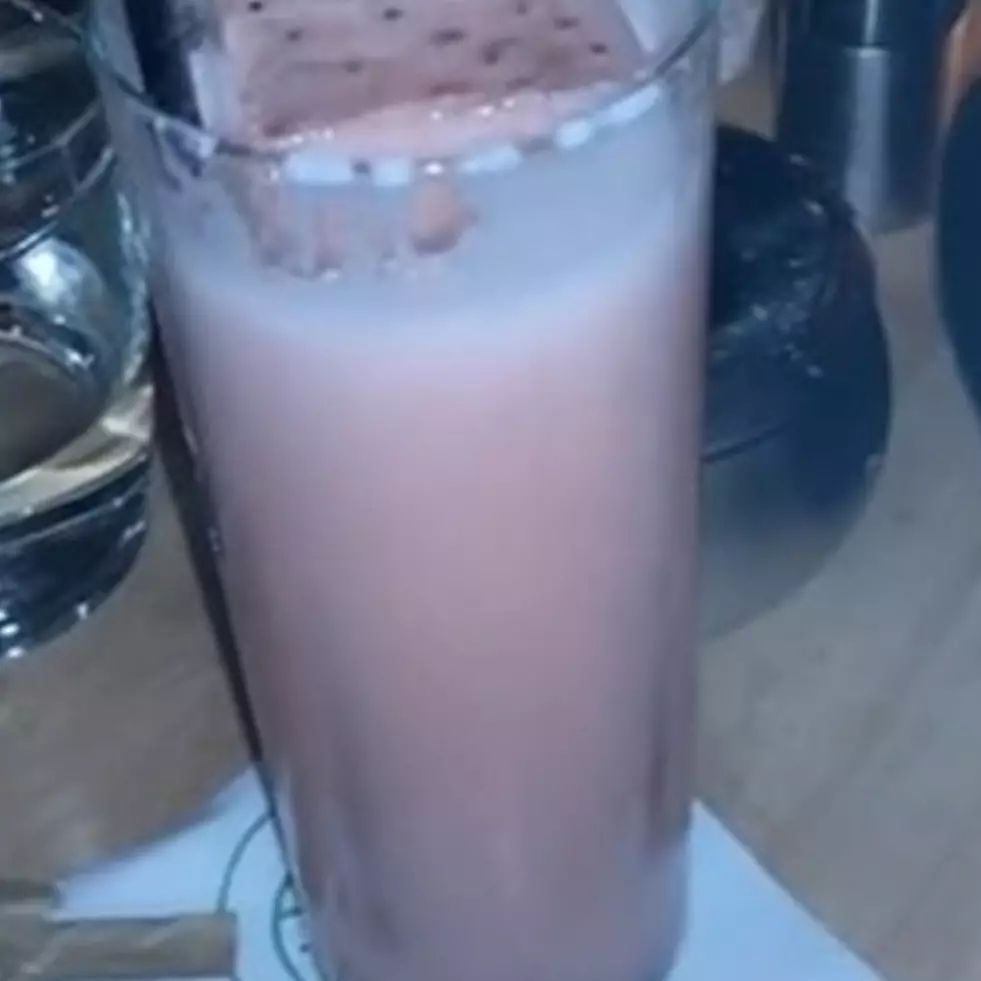 Terlihat penuh, isi minuman di kafe ini bikin tepuk jidat