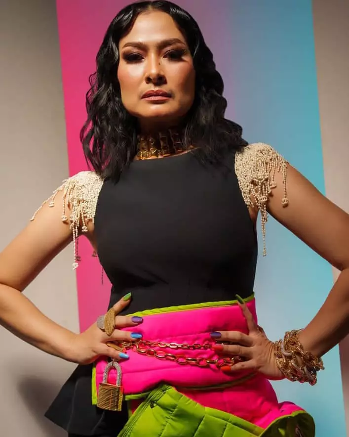 Devano berdandan seperti perempuan © 2022 Instagram 