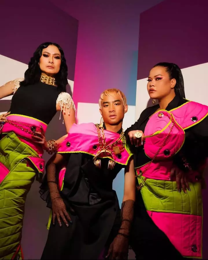 Devano berdandan seperti perempuan © 2022 Instagram 