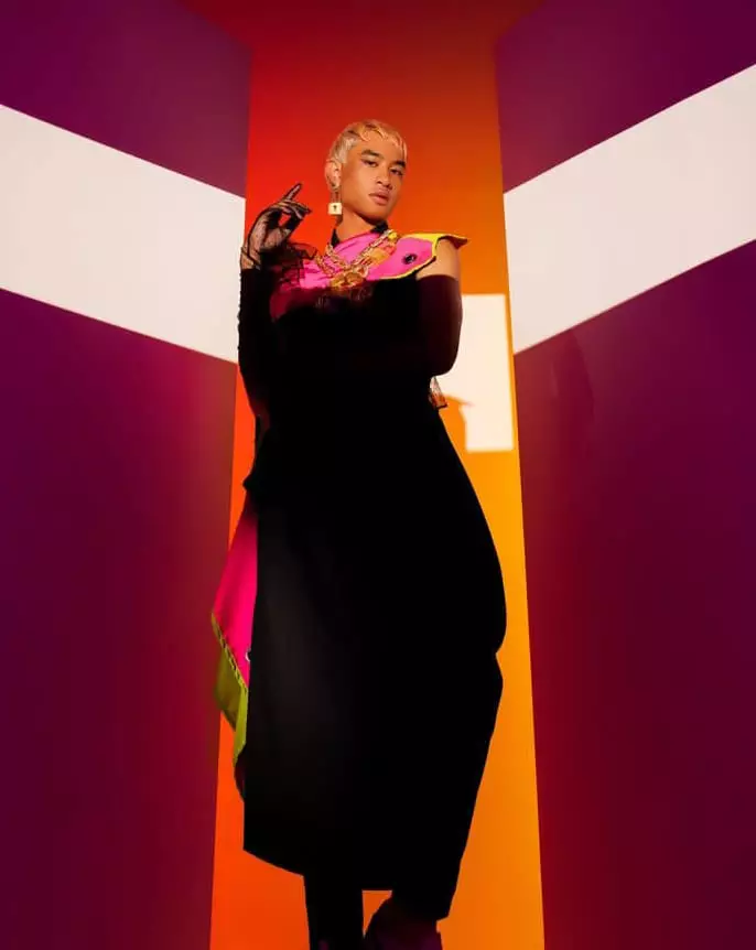 Devano berdandan seperti perempuan © 2022 Instagram 