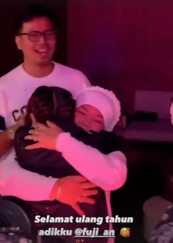 momen sedih Fuji rayakan ultah tanpa Vanessa-Bibi © berbagai sumber