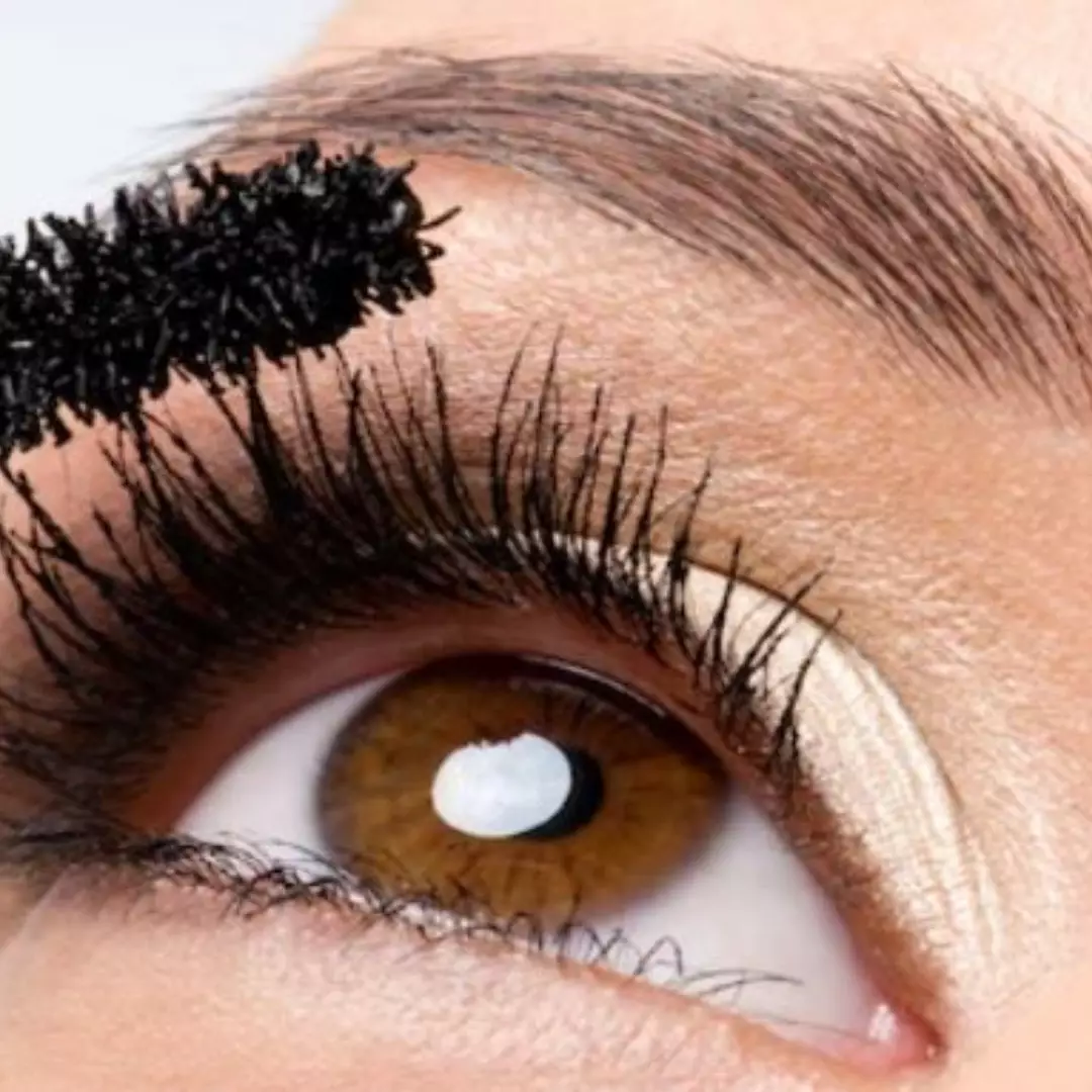 7 Tips aplikasikan maskara agar tampak lebih lentik dan natural