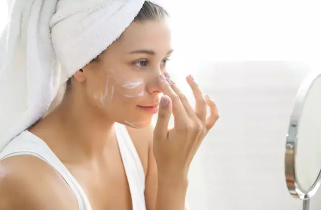 Perawatan wajah awet muda Diana Pungky Berbagai sumber Perawatan wajah awet muda Diana Pungky Berbagai sumber