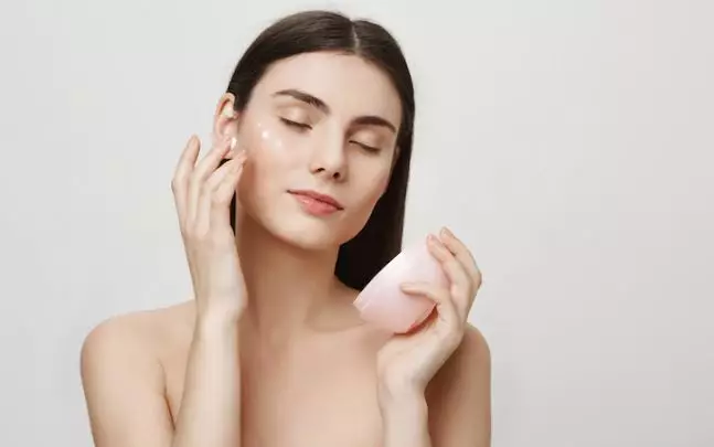 Perawatan wajah awet muda Diana Pungky Berbagai sumber Perawatan wajah awet muda Diana Pungky Berbagai sumber