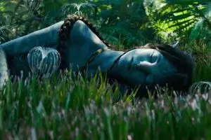 Segera tayang, potret 7 bintang Avatar 2 pakai & tanpa makeup karakter