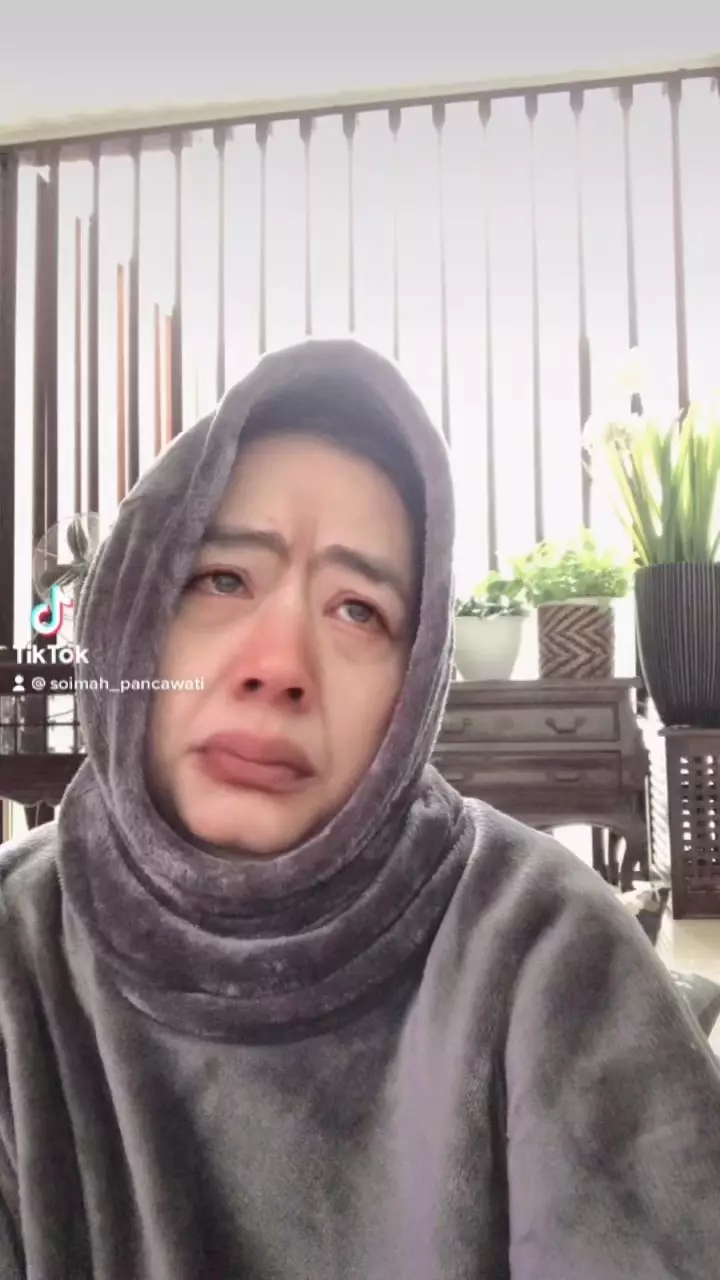 soimah parodikan gaya susi © instagram soimah parodikan gaya susi © instagram