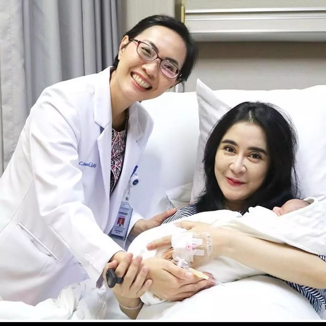 Usai lahiran saat usia 40 tahun, Uut Permatasari program hamil lagi