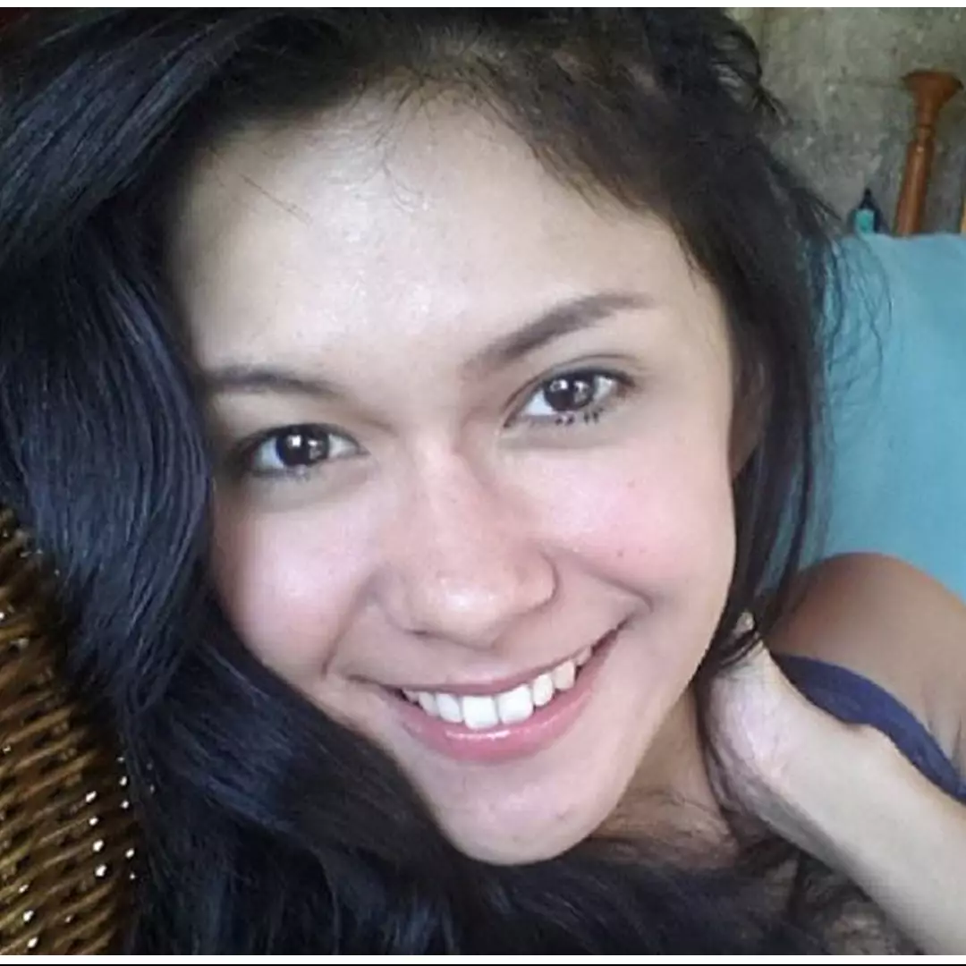 11 Pesona Nana Mirdad pakai dan tanpa makeup, tetap flawless