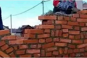 11 Tingkah nyeleneh tukang 'asal kerja' ini bikin pusing kepala