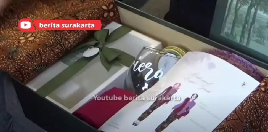 Hampers Erina Gudono Berbagai sumber