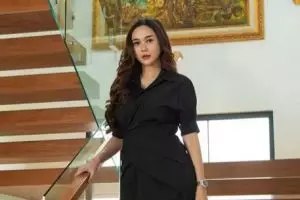 Punya body goals, 11 seleb single parent ini dijuluki hot mama