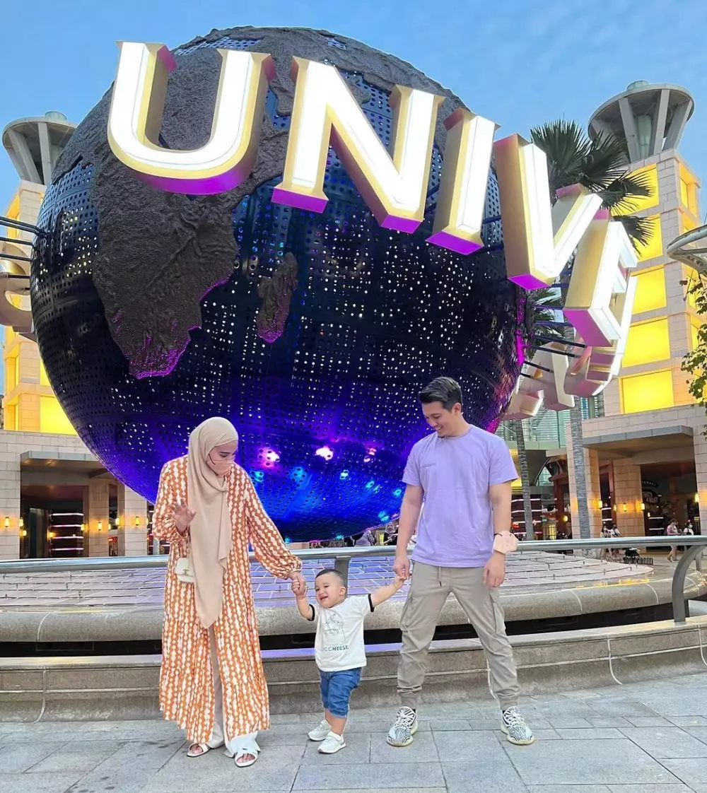 Gaya Zaskia Sungkar dan keluarga saat liburan Instagram