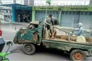 13 Tingkah nyeleneh orang gunakan kendaraan rusak, kok bisa ya?