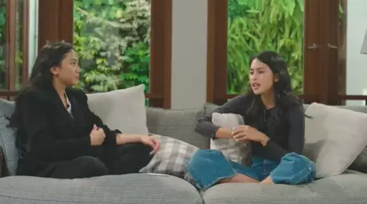 Maudy Ayunda sepakat tunda momongan © 2022 You Tube 