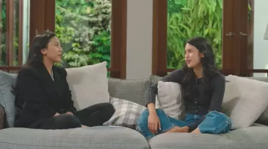 Maudy Ayunda sepakat tunda momongan © 2022 You Tube 