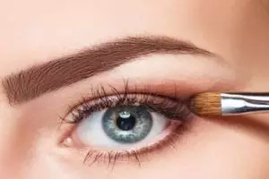 16 Rekomendasi eyeshadow matte harga di bawah Rp 200 ribu, pigmented dan tak mudah luntur