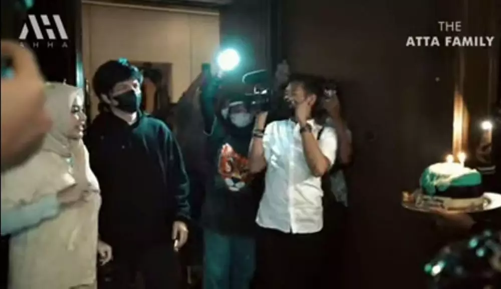 penampakan kado mewah Atta Halilintar ke-28 © 2022 berbagai sumber