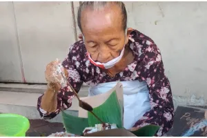 Lupis Mbah Satinem, jajanan legend yang pernah dicicipi Lee Seung-gi