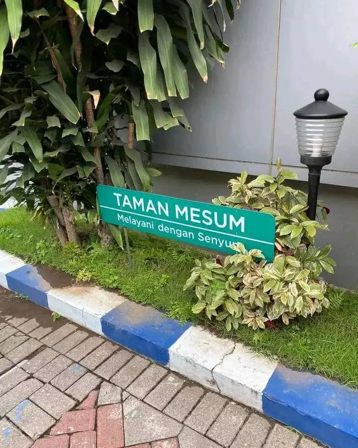 singkatan di tempat umum bikin mikir keras © berbagai sumber