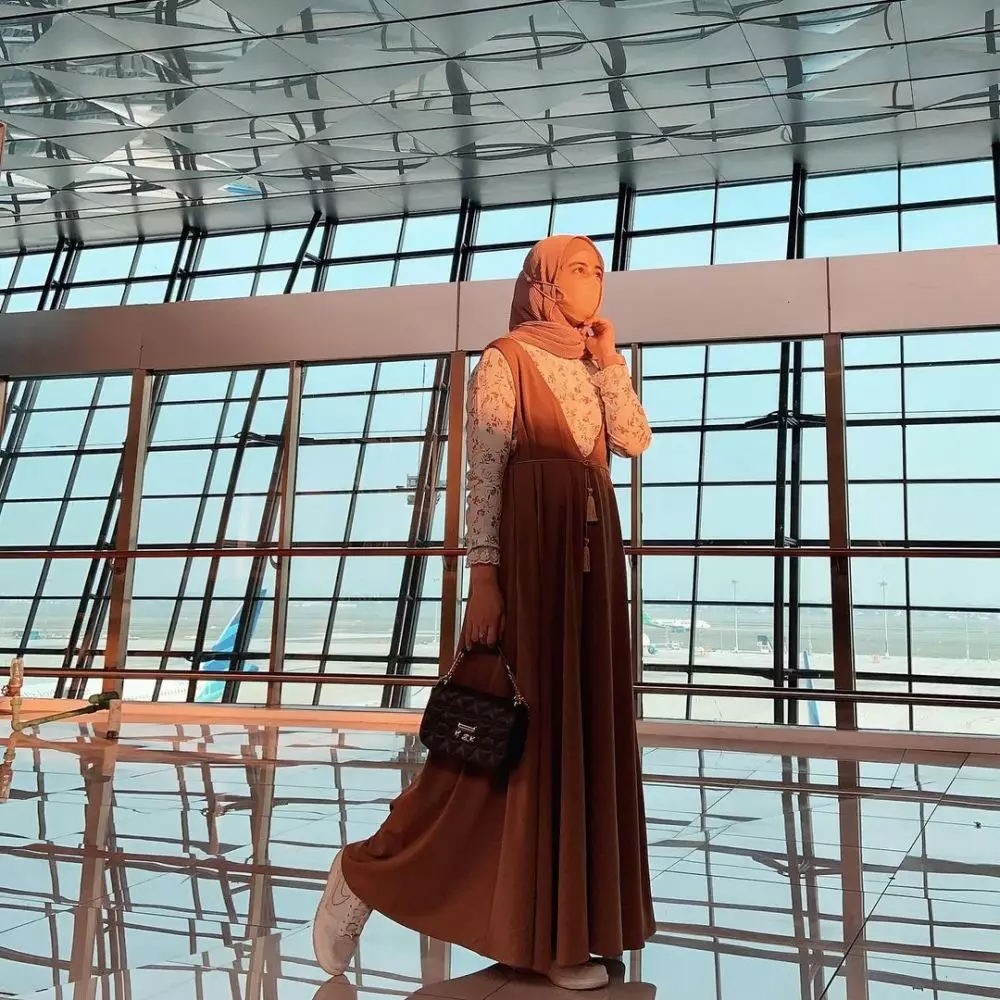 potret penampilan baru Risty Tagor © berbagai sumber  potret penampilan baru Risty Tagor © berbagai sumber