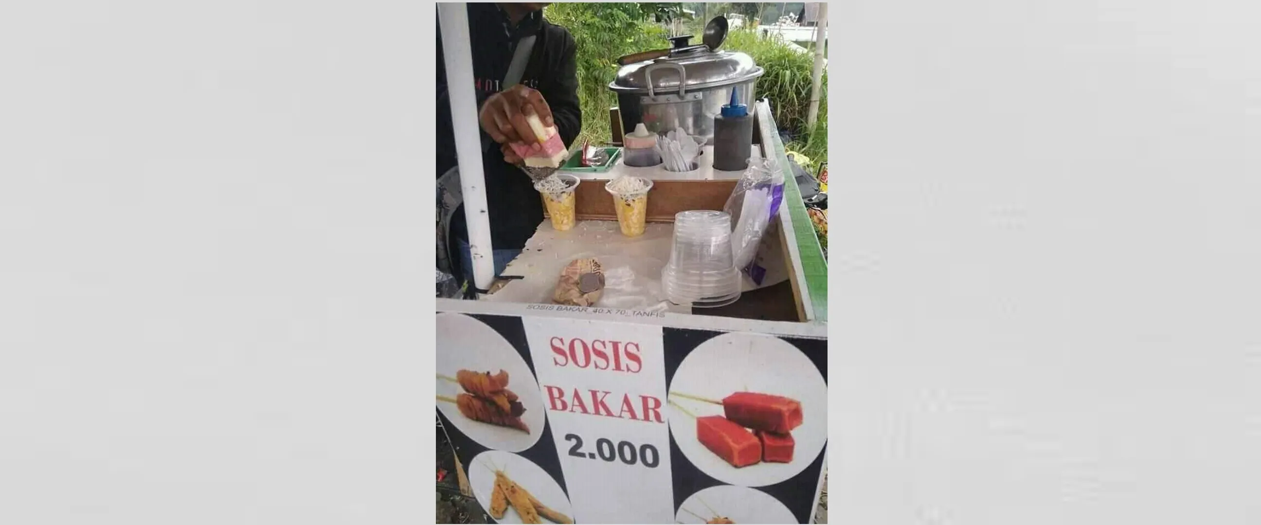 11 Potret nama warung dan menu nggak nyambung ini bikin mikir keras