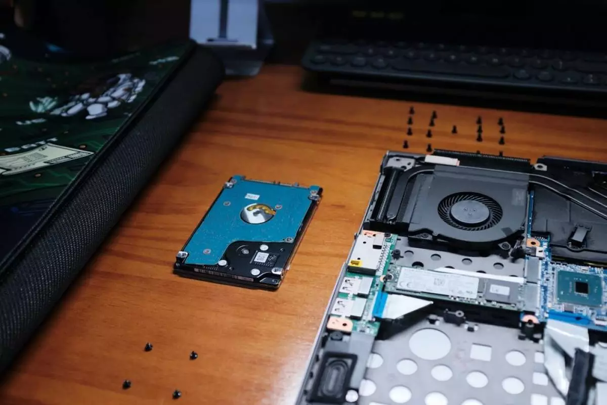 Cara mengecek kesehatan hardisk laptop, mudah dan hasilnya akurat