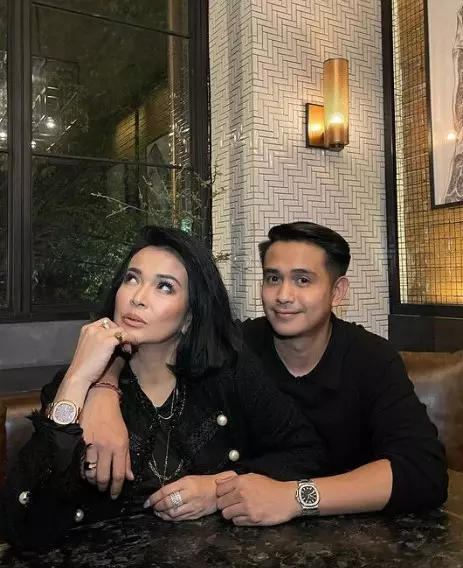 Seleb pria nikahi pengusaha Berbagai sumber