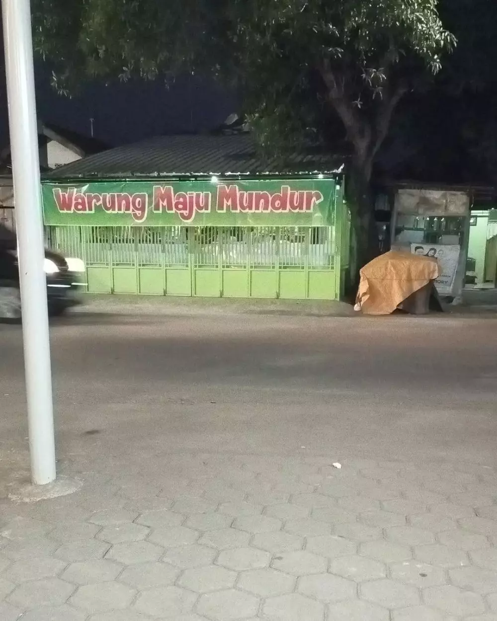 warung bikin mikir deh namanya © berbagai sumber