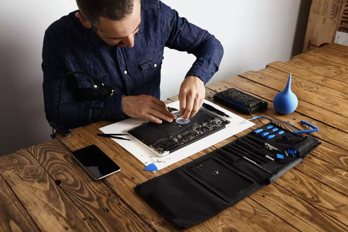 Cara cek kesehatan baterai laptop dengan mudah, cegah kerusakan dini