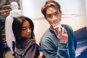 11 Potret Devano dan kekasih baru, gaya pacaran dinilai kelewat mesra