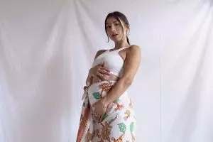 11 Pesona Jennifer Bachdim pamer baby bump anak keempat, kian stunning