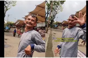 Miliki keterbatasan fisik, perjuangan pedagang keset ini bikin haru