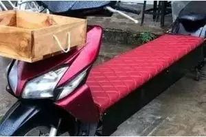 15 Modifikasi nyeleneh jok motor, bentuknya bikin garuk kepala