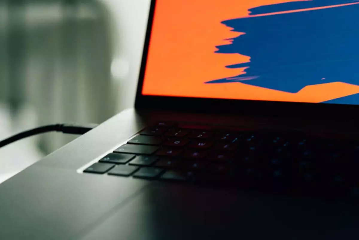 Cara memperbaiki keyboard laptop yang tidak berfungsi sebagian