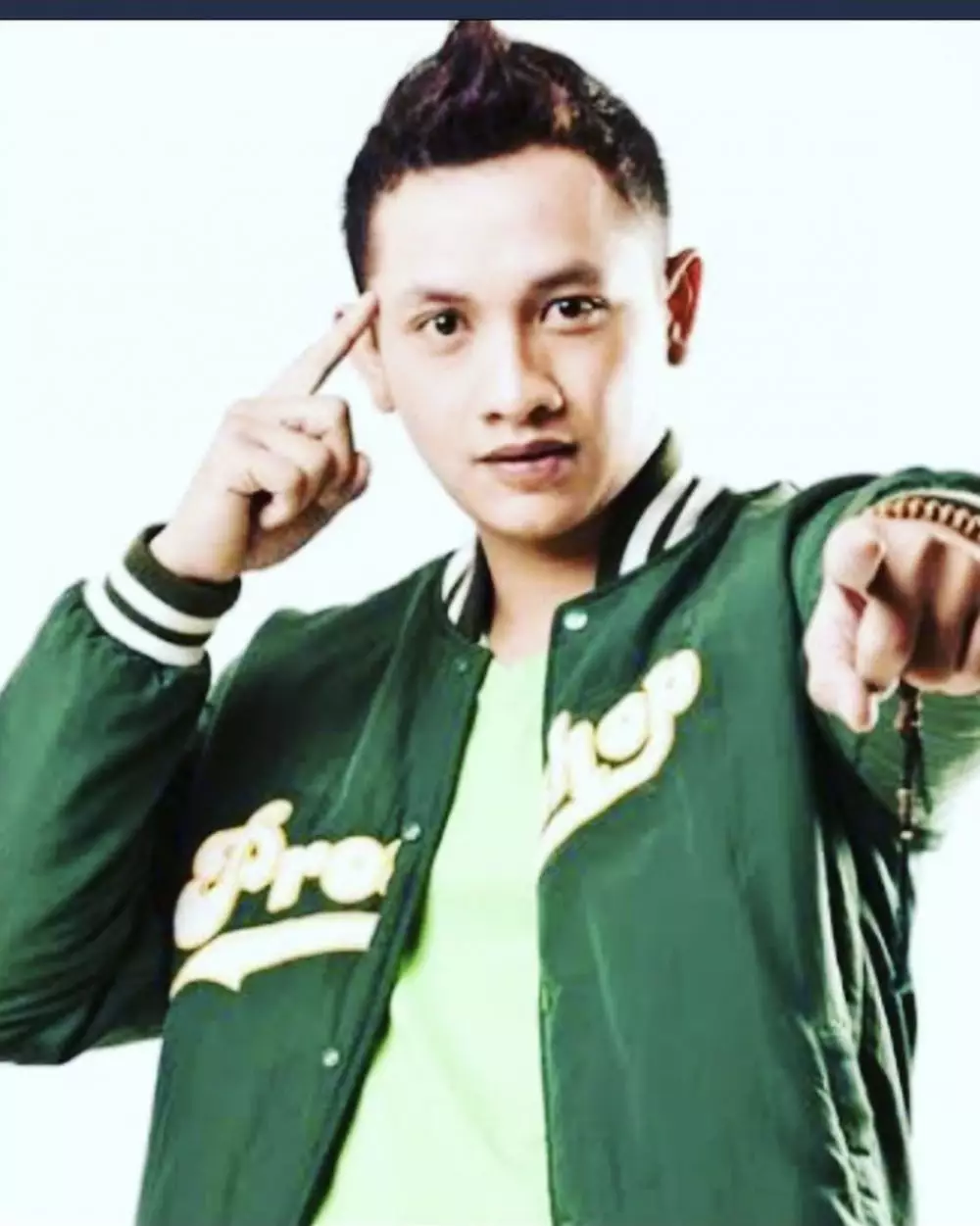 potret perubahannya Erick Estrada  © 2022 berbagai sumber