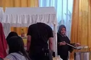 11 Penampakan nyeleneh di acara kondangan, bikin tamu gagal fokus