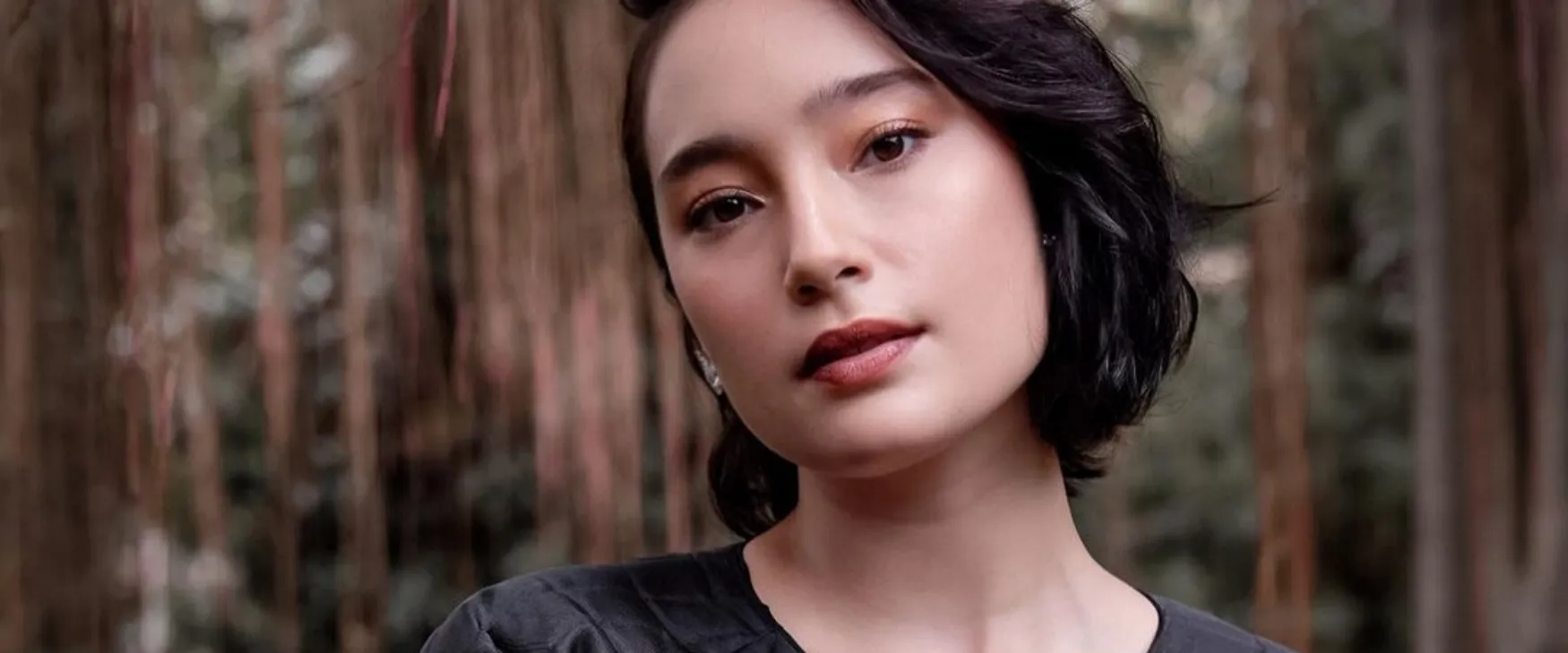Percaya diri pamerkan bekas luka jerawat, ini 11 pesona Tatjana Saphira tanpa makeup