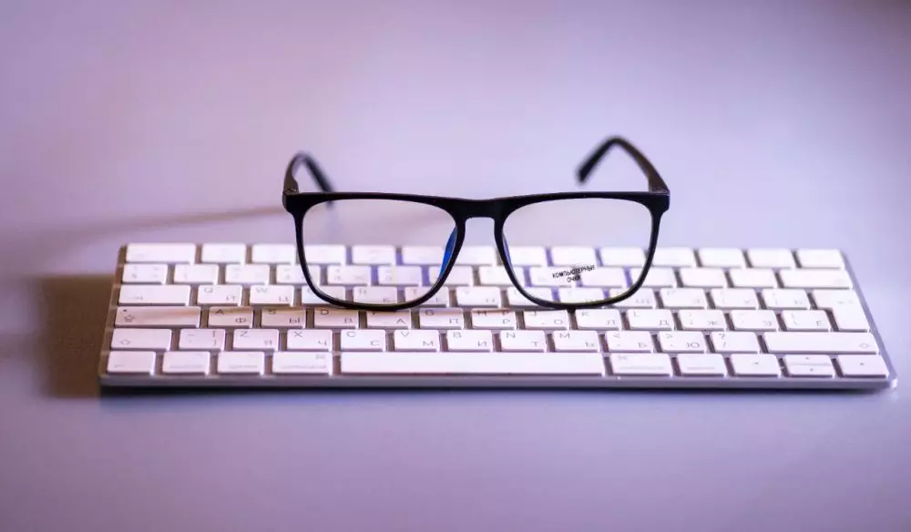 Contoh kalimat polisemi © 2023 brilio.net Contoh kalimat polisemi © 2023 brilio.net