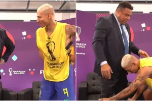 Momen Ronaldo Nazario minta diajari selebrasi tarian ala Richarlison, ikut-ikutan usap kaki